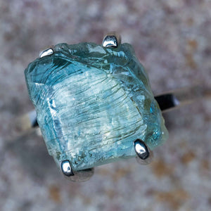 Untamed Ring - Aquamarine Claw Setting